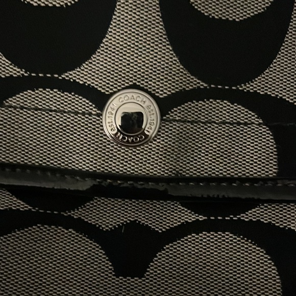 Coach crossbody like new! Retails for $248! - Picture 6 of 14